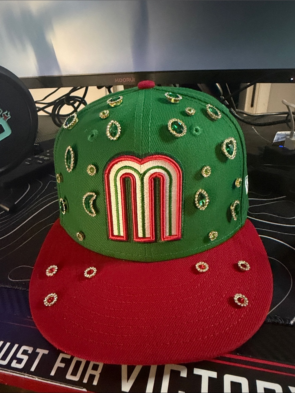 Flat-Brim Snapback Hat in Green, Red and Black